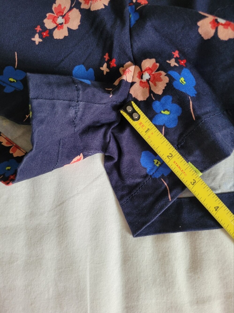 GAP- Khakis by Gap Shorts - Sz 10, Navy & Floral, EUC - Picture 9 of 9